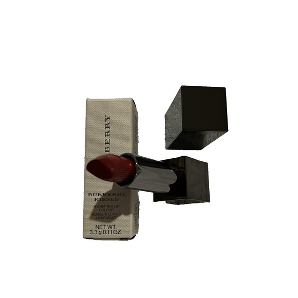Burberry Kisses Hydrating Lip Color Lipstick Classic Red No. 117 3.3 g 0.11 oz - Picture 4 of 4